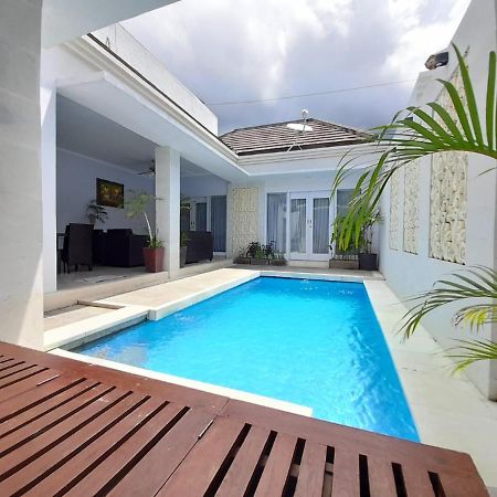 The Kayuputih Villa Lovina Eksteriør billede