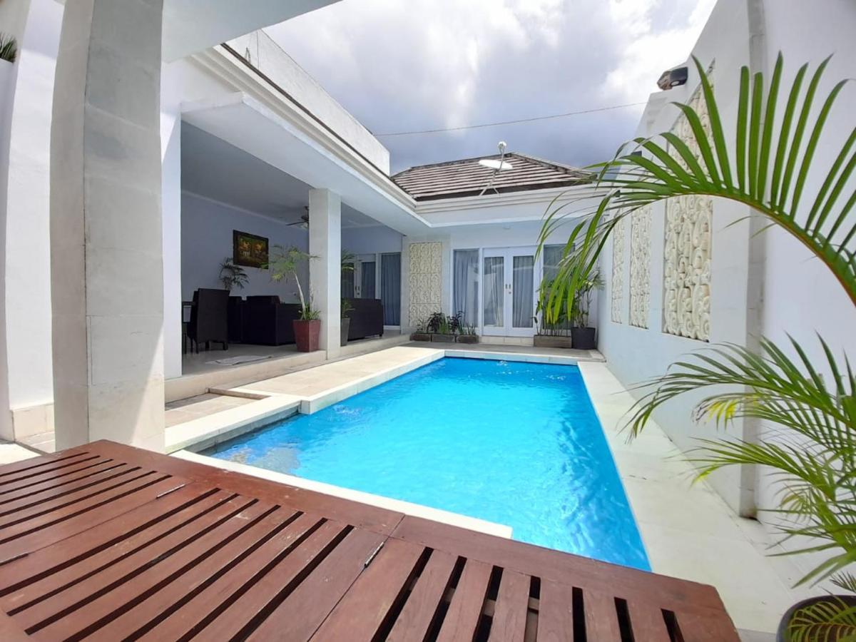 The Kayuputih Villa Lovina Eksteriør billede